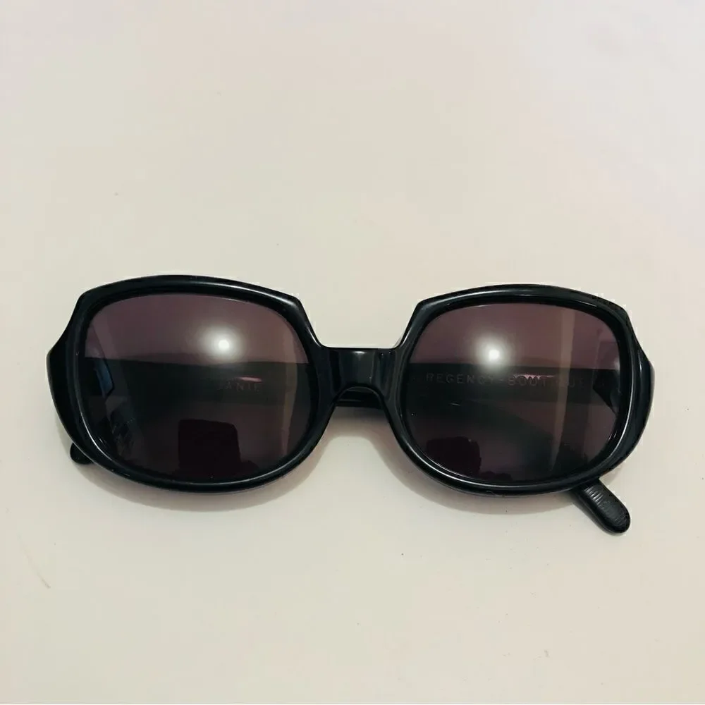 regency boutique black retro sunglasses